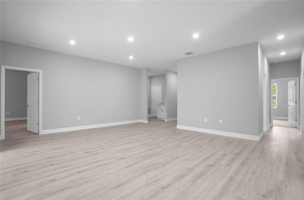 Active With Contract: $364,800 (4 beds, 3 baths, 2092 Square Feet)