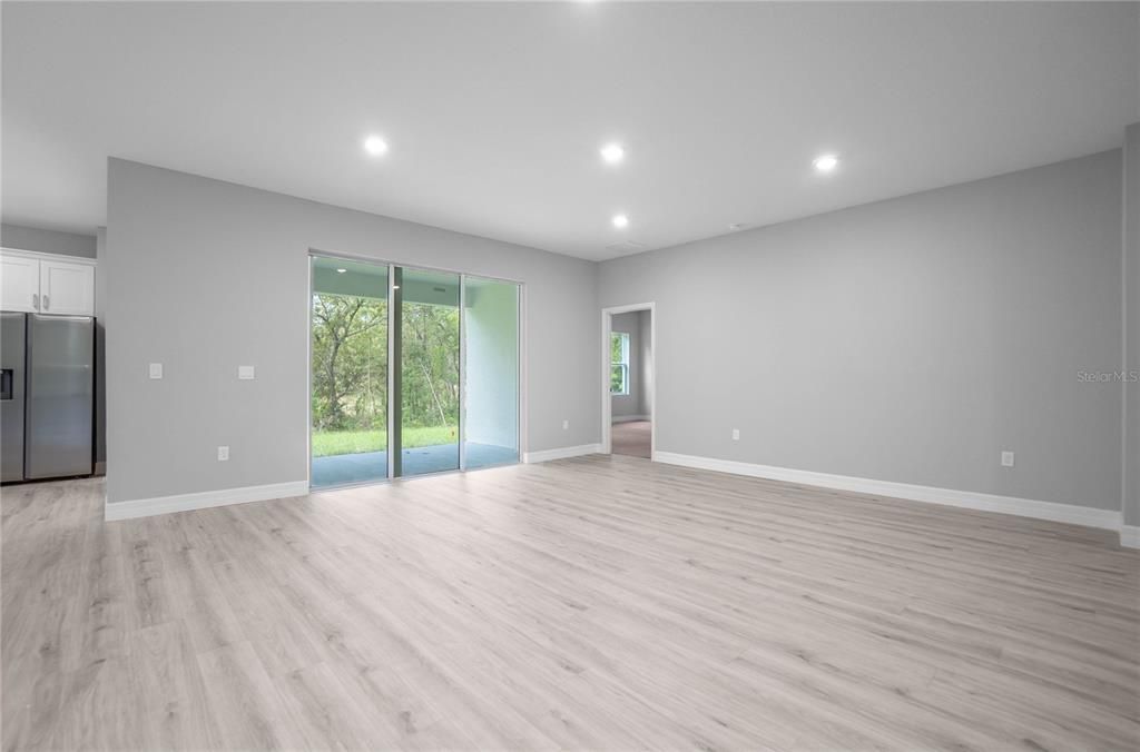 Active With Contract: $364,800 (4 beds, 3 baths, 2092 Square Feet)