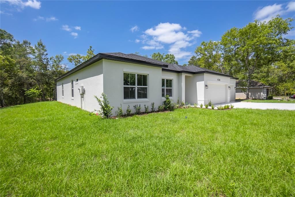 Active With Contract: $364,800 (4 beds, 3 baths, 2092 Square Feet)