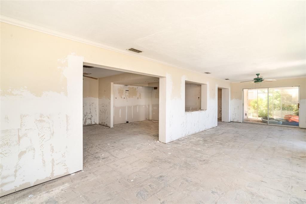 Active With Contract: $775,000 (2 beds, 2 baths, 2100 Square Feet)