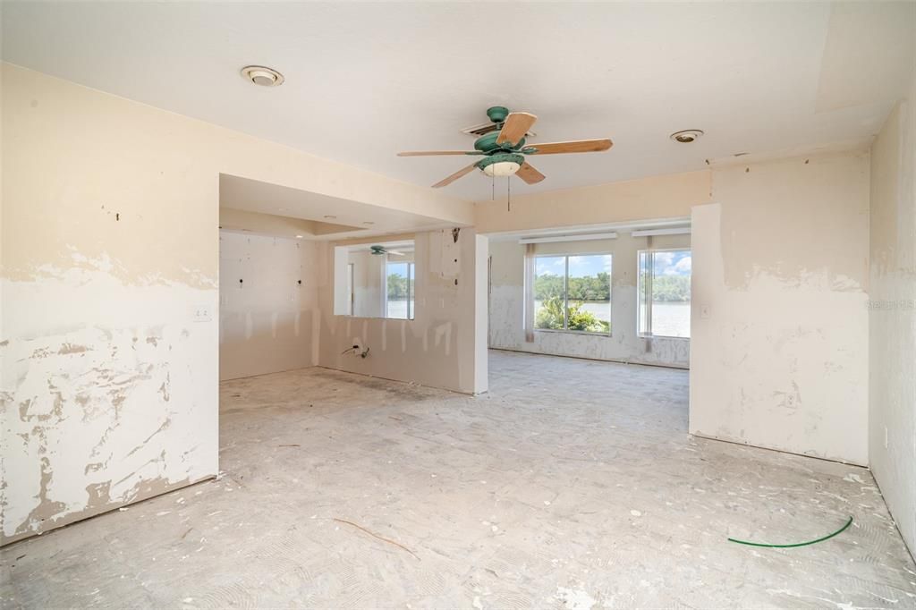 Active With Contract: $775,000 (2 beds, 2 baths, 2100 Square Feet)