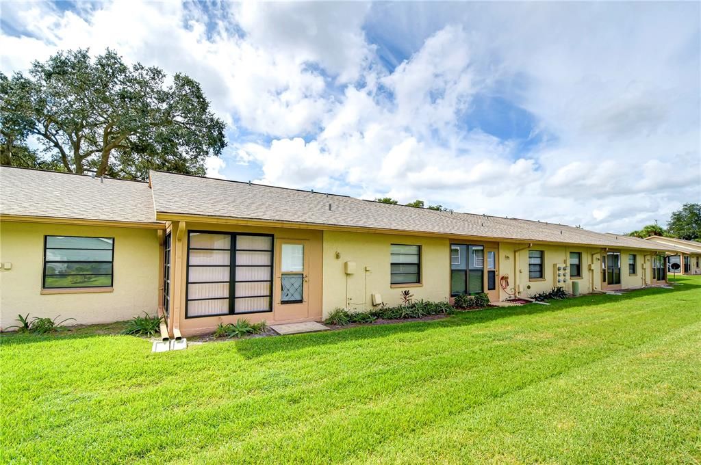 На продажу: $159,900 (2 спален, 2 ванн, 1094 Квадратных фут)