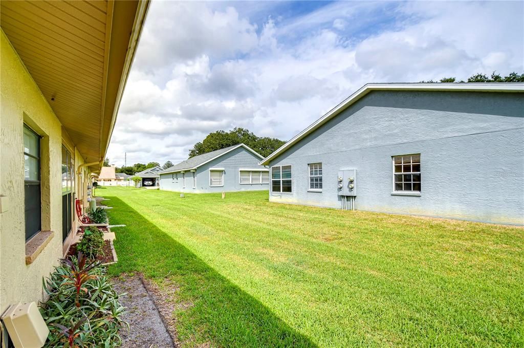 На продажу: $159,900 (2 спален, 2 ванн, 1094 Квадратных фут)