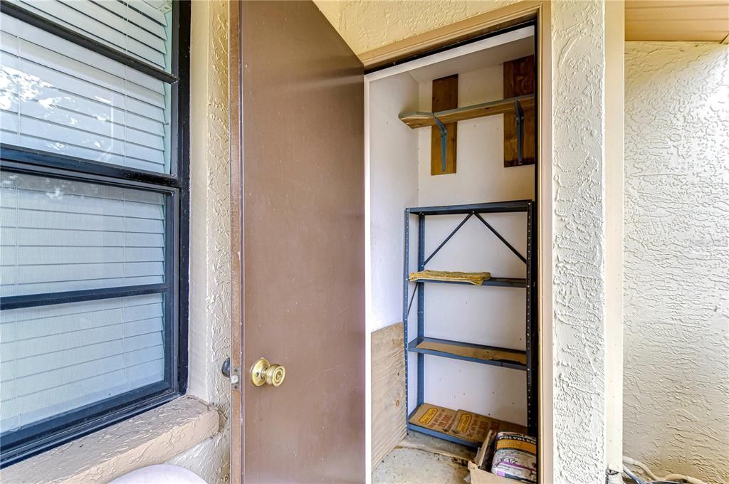 На продажу: $159,900 (2 спален, 2 ванн, 1094 Квадратных фут)