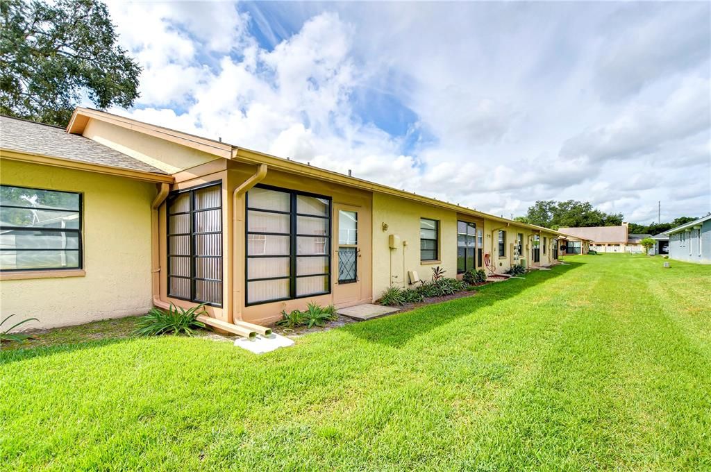 На продажу: $159,900 (2 спален, 2 ванн, 1094 Квадратных фут)