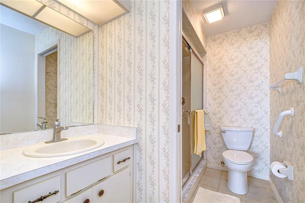 На продажу: $159,900 (2 спален, 2 ванн, 1094 Квадратных фут)