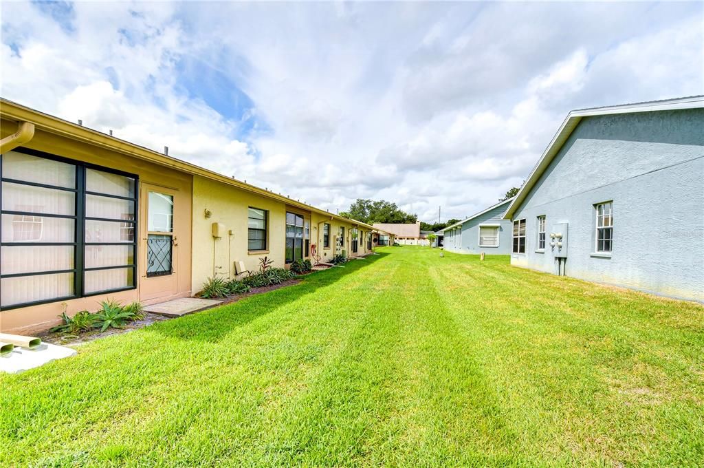 На продажу: $159,900 (2 спален, 2 ванн, 1094 Квадратных фут)