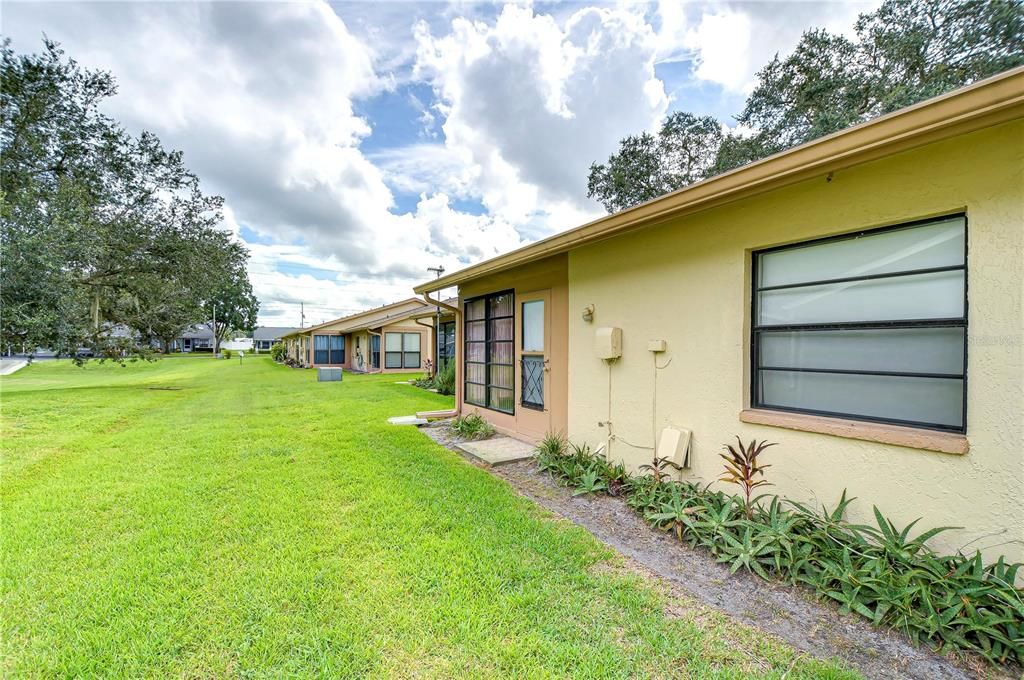 На продажу: $159,900 (2 спален, 2 ванн, 1094 Квадратных фут)