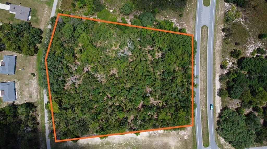 待售: $158,400 (2.56 acres)