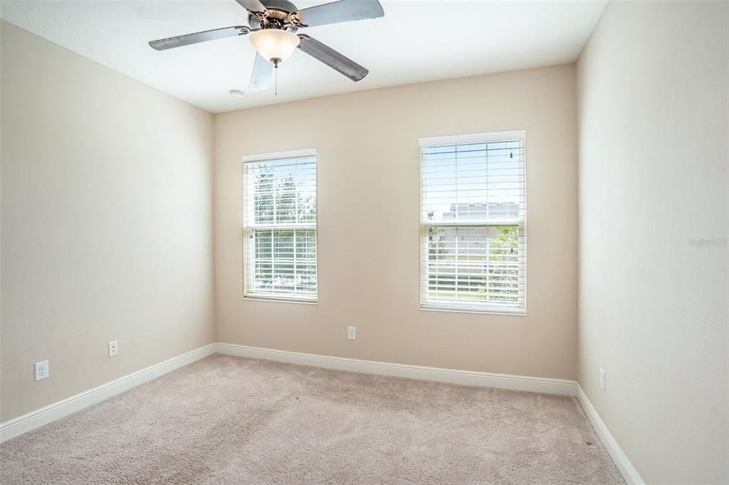 Activo con contrato: $465,000 (4 camas, 3 baños, 2583 Pies cuadrados)