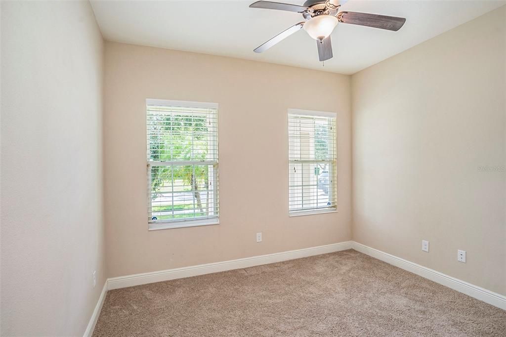 Activo con contrato: $465,000 (4 camas, 3 baños, 2583 Pies cuadrados)