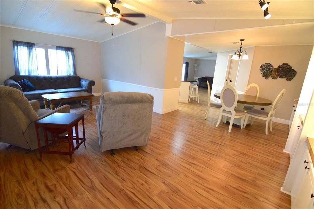 En Venta: $87,900 (2 camas, 2 baños, 1344 Pies cuadrados)