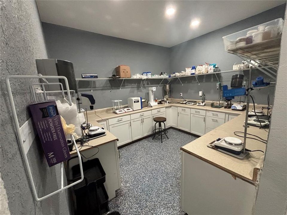 For Sale: $390,000 (0 beds, 0 baths, 2500 Square Feet)