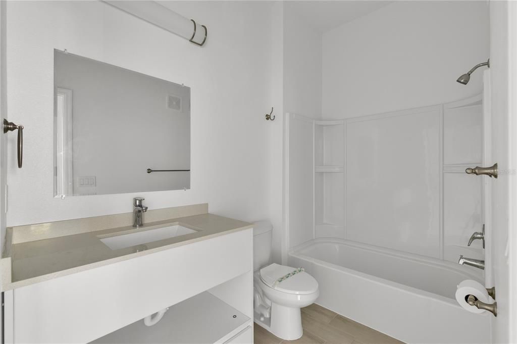 En Venta: $280,000 (2 camas, 2 baños, 1015 Pies cuadrados)