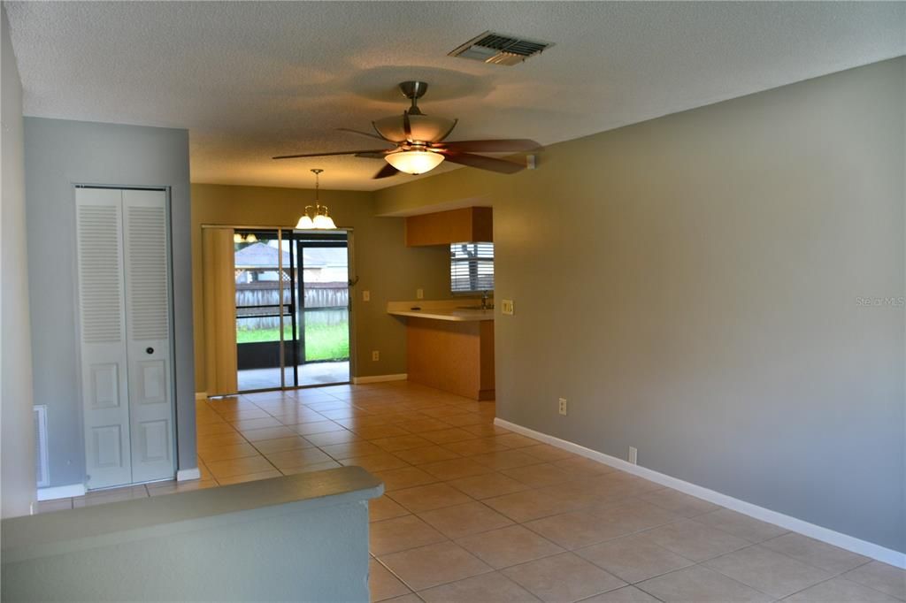 В аренду: $2,000 (3 спален, 2 ванн, 1192 Квадратных фут)