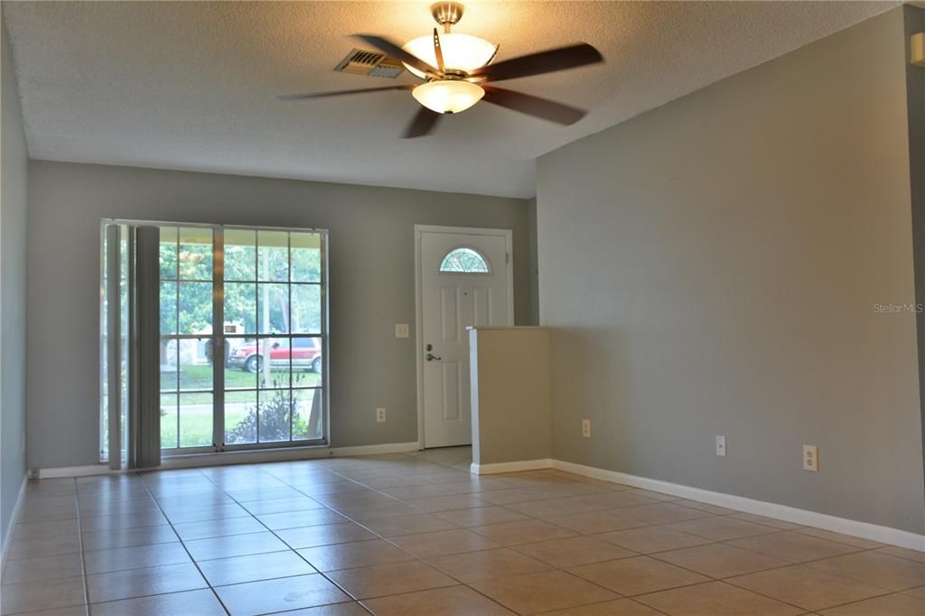 В аренду: $2,000 (3 спален, 2 ванн, 1192 Квадратных фут)