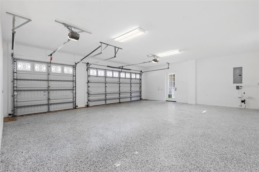 For Sale: $1,998,900 (6 beds, 6 baths, 6196 Square Feet)