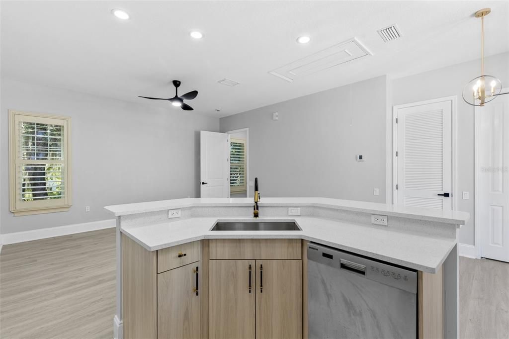 For Sale: $1,998,900 (6 beds, 6 baths, 6196 Square Feet)