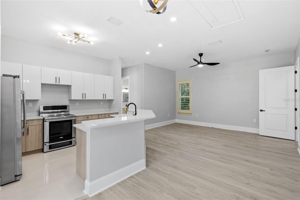 For Sale: $1,998,900 (6 beds, 6 baths, 6196 Square Feet)