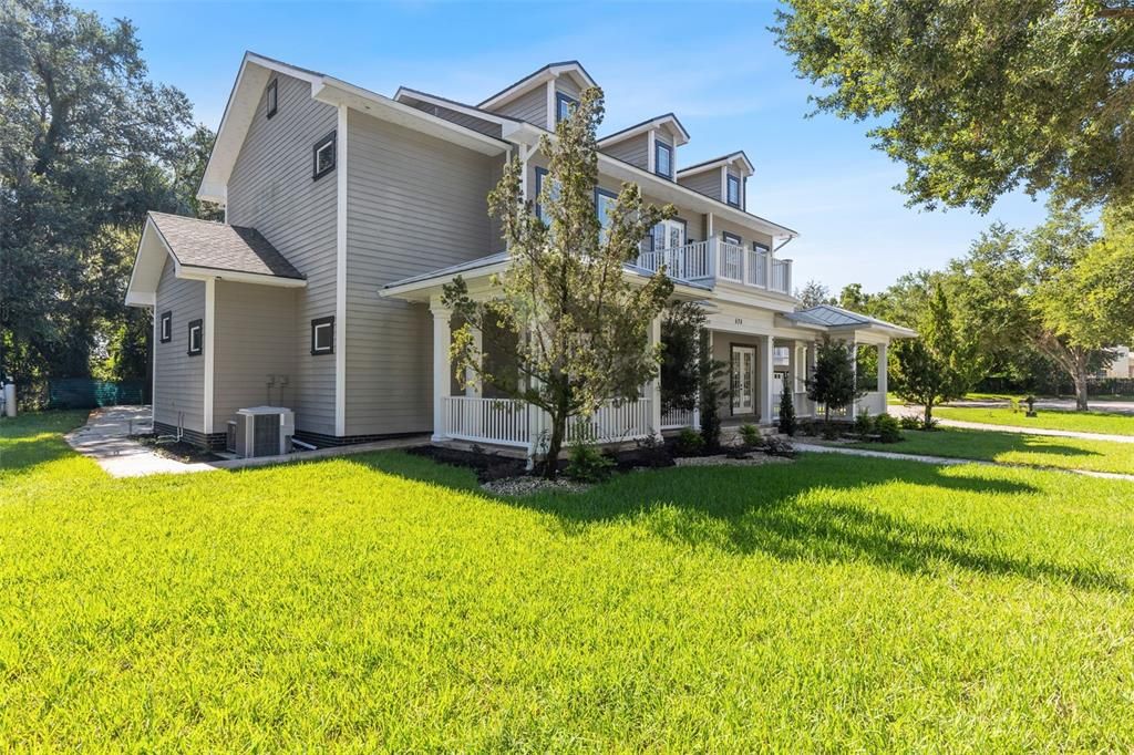 For Sale: $1,998,900 (6 beds, 6 baths, 6196 Square Feet)