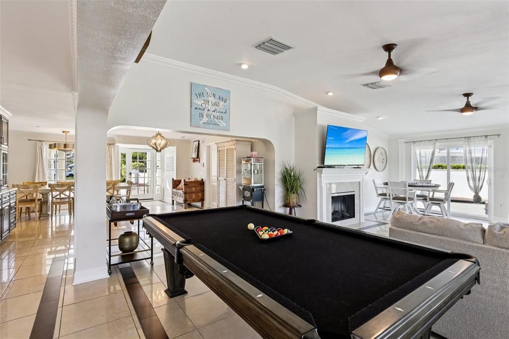 Activo con contrato: $1,350,000 (4 camas, 3 baños, 2378 Pies cuadrados)