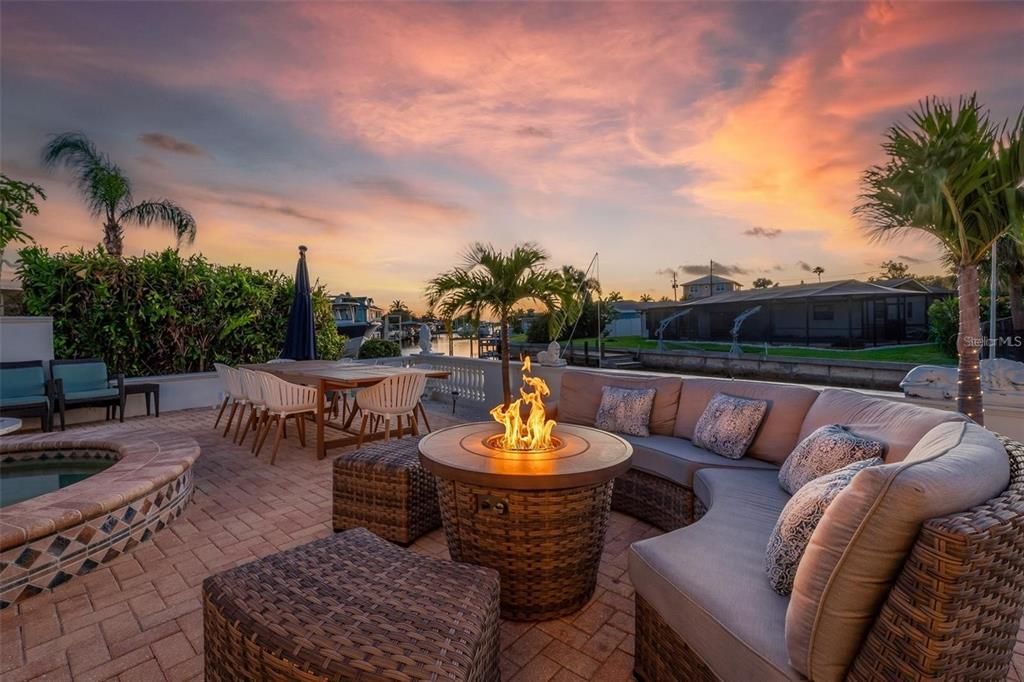 Activo con contrato: $1,350,000 (4 camas, 3 baños, 2378 Pies cuadrados)