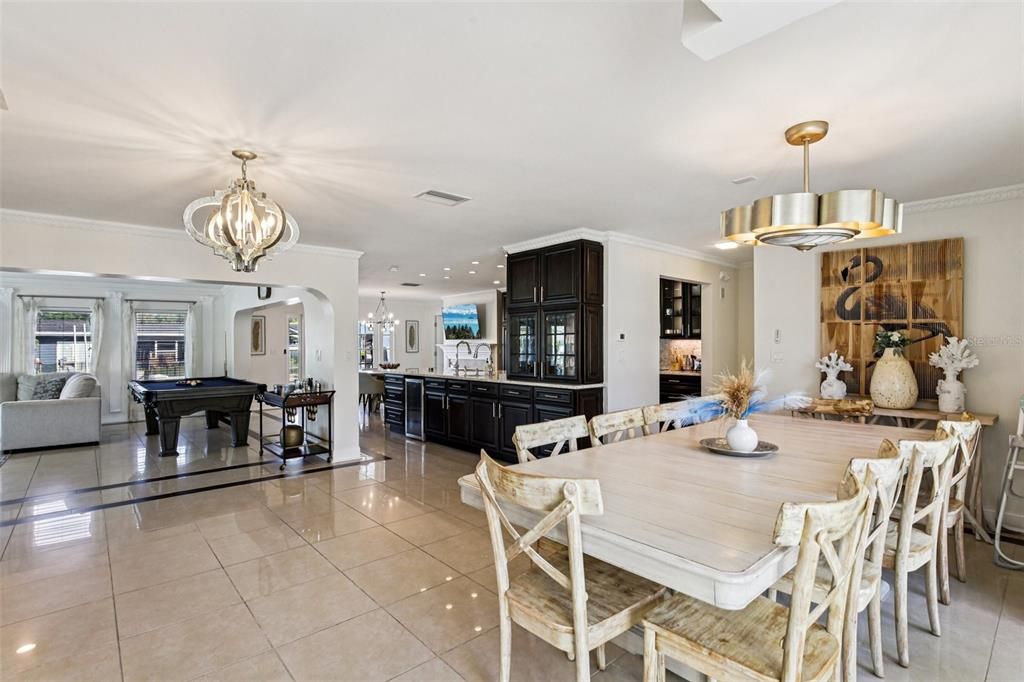 Activo con contrato: $1,350,000 (4 camas, 3 baños, 2378 Pies cuadrados)