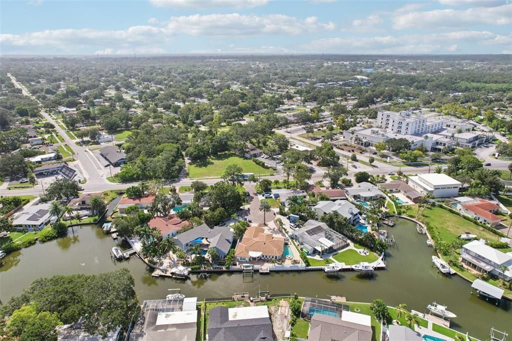 Activo con contrato: $1,350,000 (4 camas, 3 baños, 2378 Pies cuadrados)