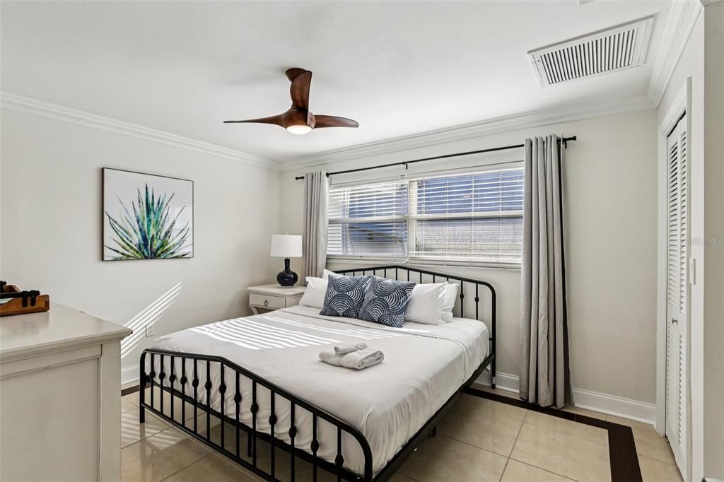 Activo con contrato: $1,350,000 (4 camas, 3 baños, 2378 Pies cuadrados)