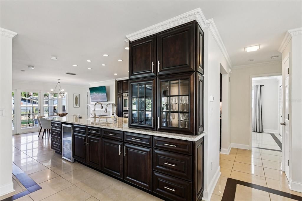 Activo con contrato: $1,350,000 (4 camas, 3 baños, 2378 Pies cuadrados)