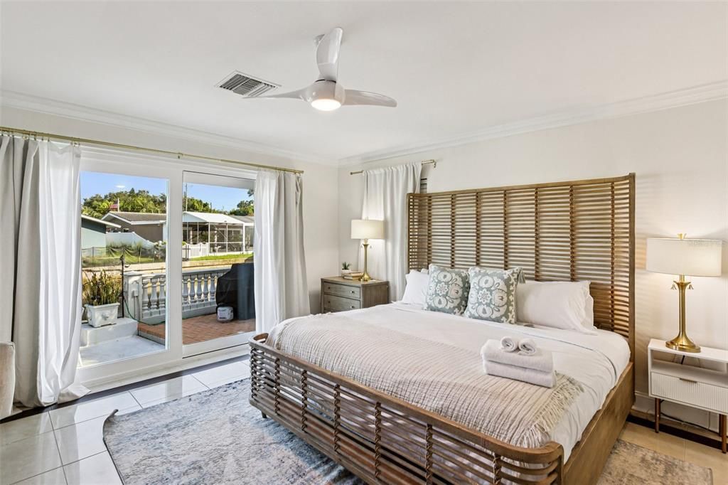 Activo con contrato: $1,350,000 (4 camas, 3 baños, 2378 Pies cuadrados)