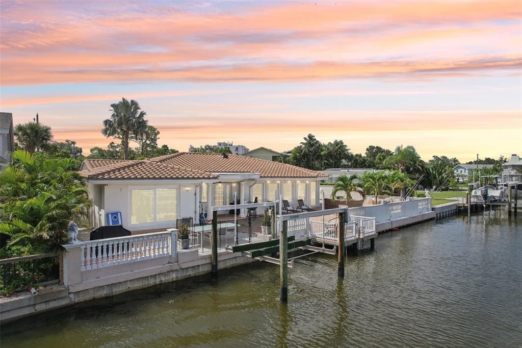 Activo con contrato: $1,350,000 (4 camas, 3 baños, 2378 Pies cuadrados)