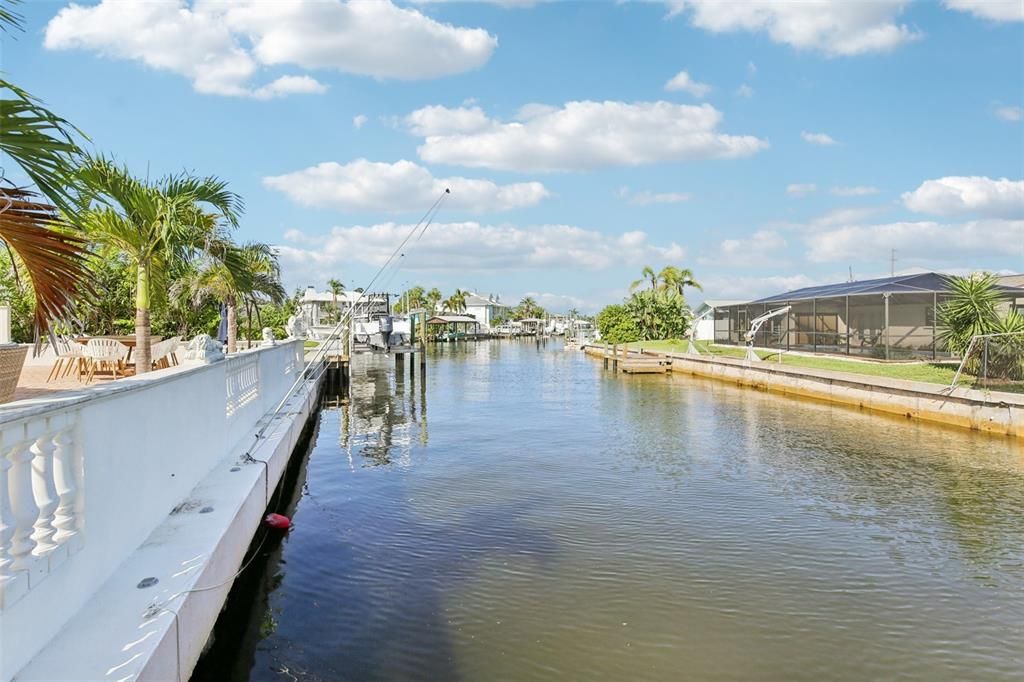 Activo con contrato: $1,350,000 (4 camas, 3 baños, 2378 Pies cuadrados)