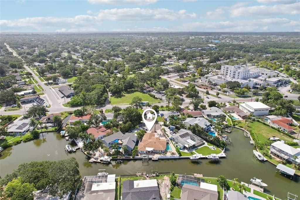 Activo con contrato: $1,350,000 (4 camas, 3 baños, 2378 Pies cuadrados)