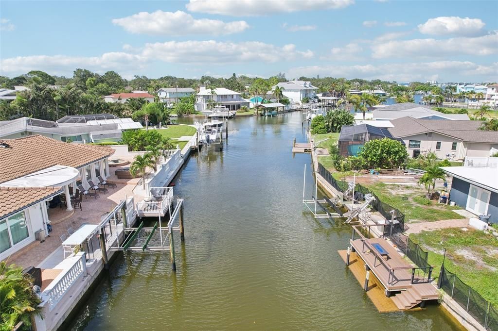 Activo con contrato: $1,350,000 (4 camas, 3 baños, 2378 Pies cuadrados)