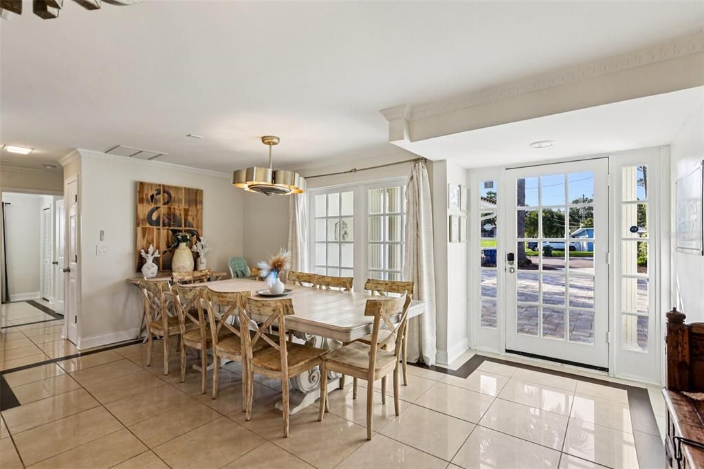 Activo con contrato: $1,350,000 (4 camas, 3 baños, 2378 Pies cuadrados)