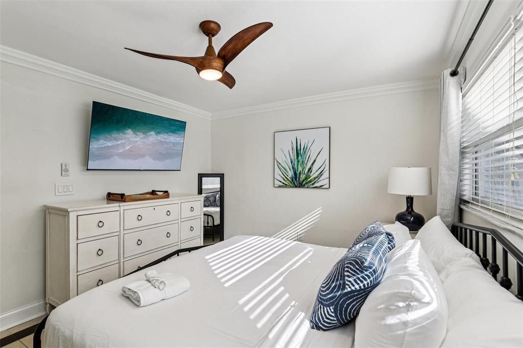 Activo con contrato: $1,350,000 (4 camas, 3 baños, 2378 Pies cuadrados)