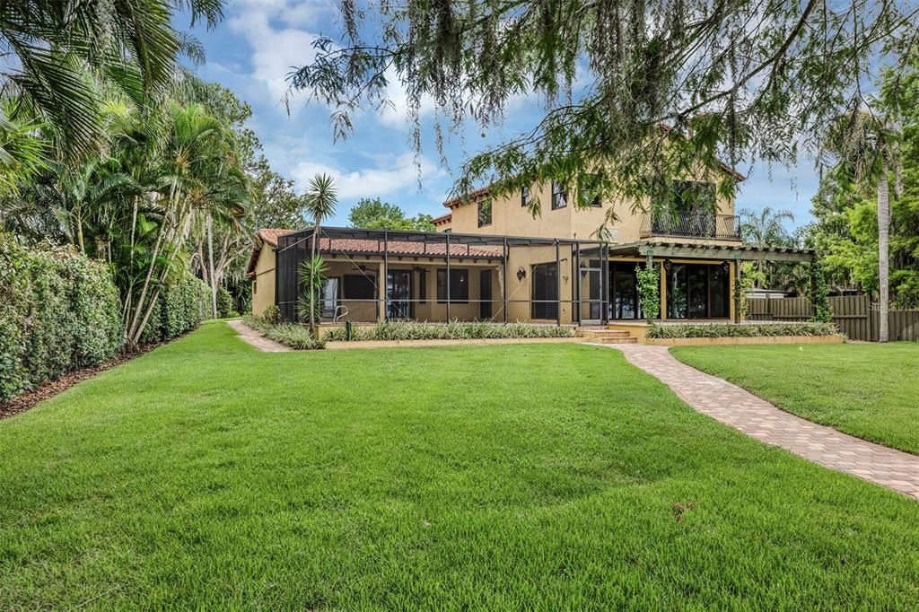 For Sale: $2,995,000 (5 beds, 4 baths, 3737 Square Feet)