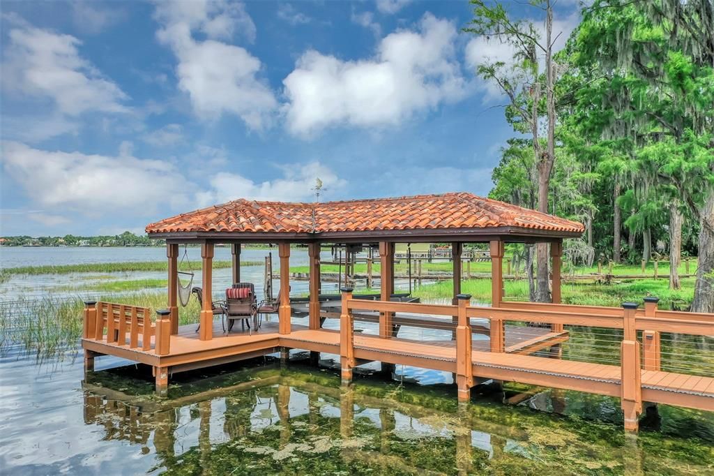 For Sale: $2,995,000 (5 beds, 4 baths, 3737 Square Feet)