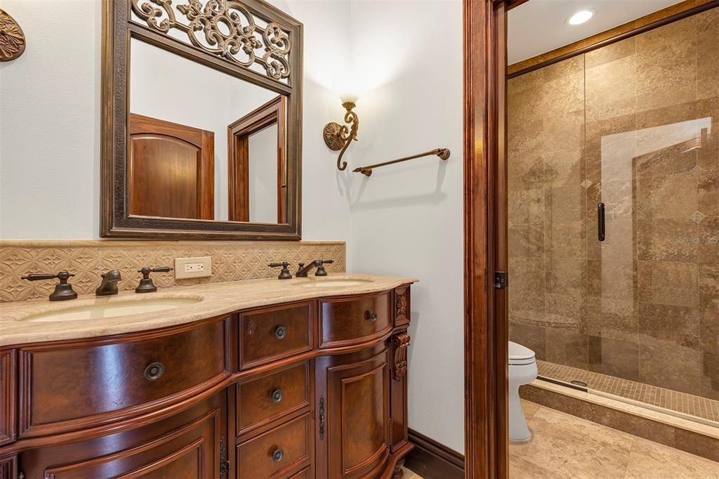 For Sale: $2,995,000 (5 beds, 4 baths, 3737 Square Feet)