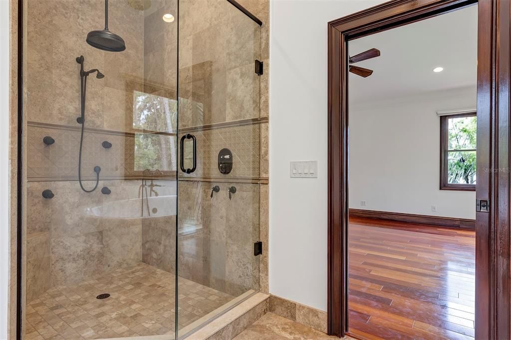 For Sale: $2,995,000 (5 beds, 4 baths, 3737 Square Feet)