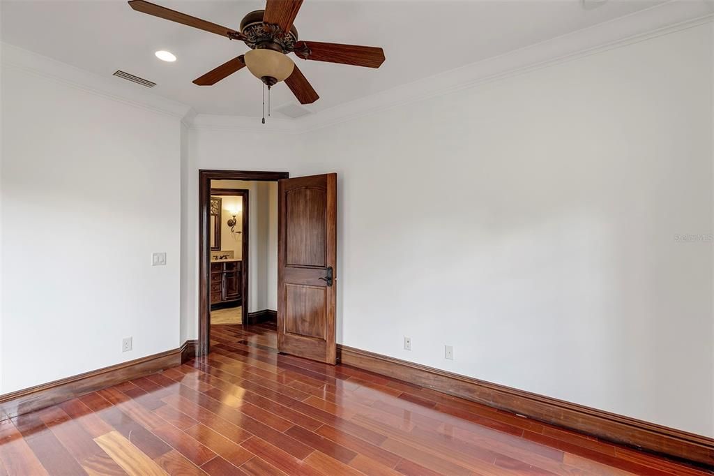 For Sale: $2,995,000 (5 beds, 4 baths, 3737 Square Feet)