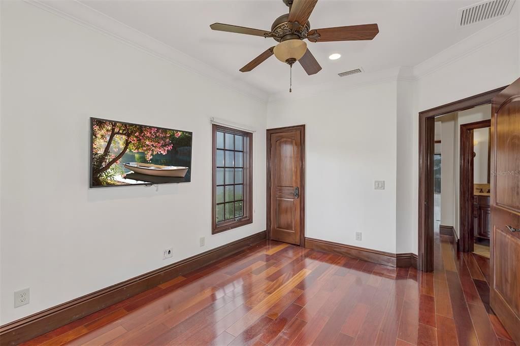 For Sale: $2,995,000 (5 beds, 4 baths, 3737 Square Feet)