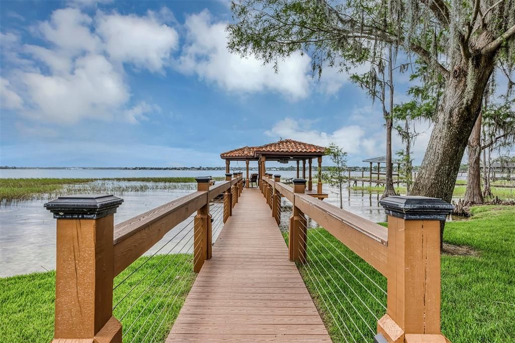 For Sale: $2,995,000 (5 beds, 4 baths, 3737 Square Feet)