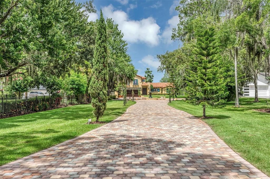 For Sale: $2,995,000 (5 beds, 4 baths, 3737 Square Feet)