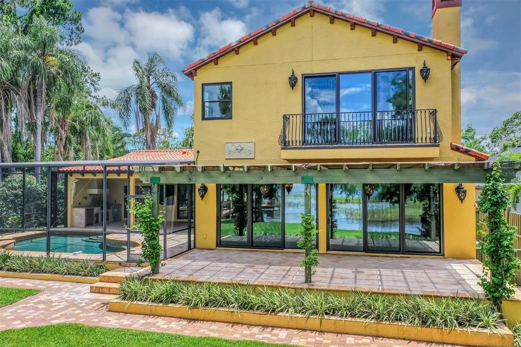 For Sale: $2,995,000 (5 beds, 4 baths, 3737 Square Feet)