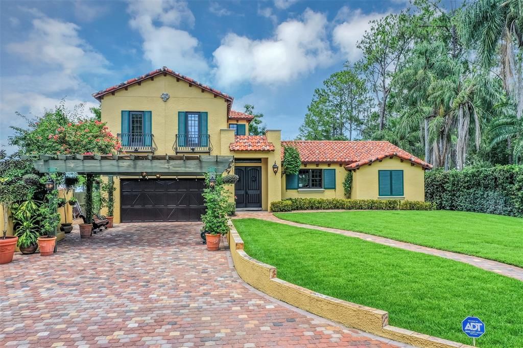 For Sale: $2,995,000 (5 beds, 4 baths, 3737 Square Feet)