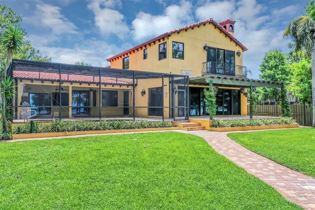 For Sale: $2,995,000 (5 beds, 4 baths, 3737 Square Feet)