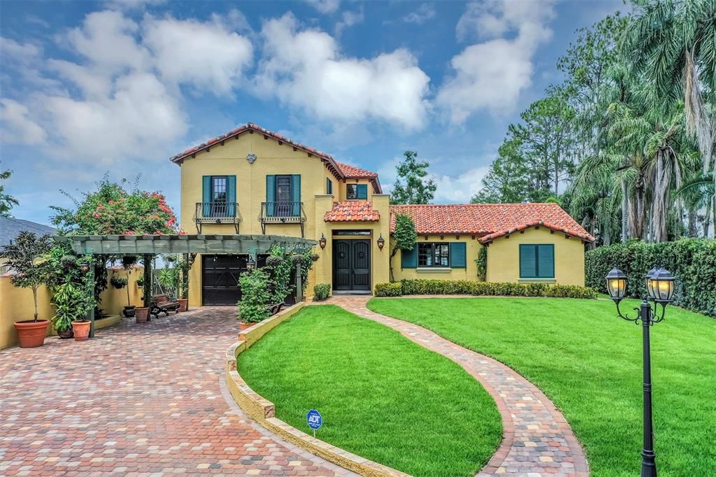 For Sale: $2,995,000 (5 beds, 4 baths, 3737 Square Feet)