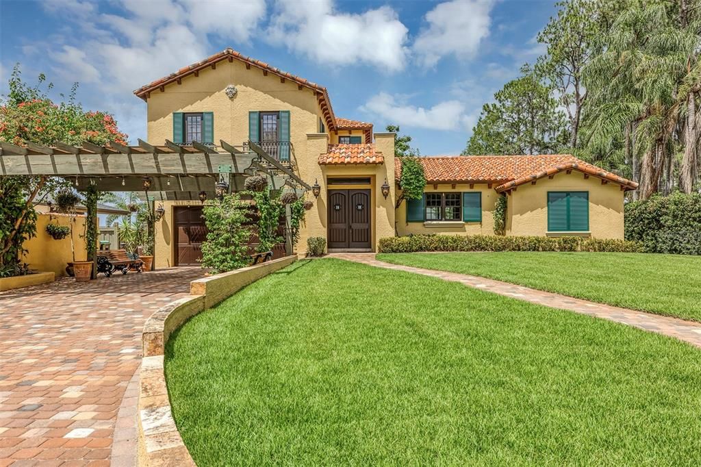 For Sale: $2,995,000 (5 beds, 4 baths, 3737 Square Feet)